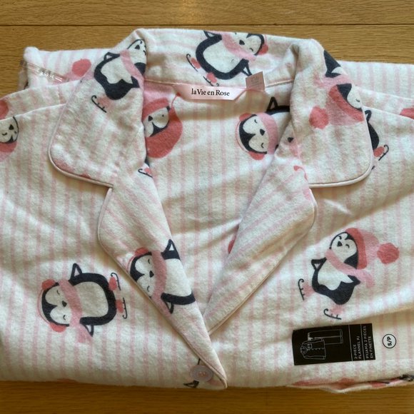 La Vie en Rose Flannel Pajama Set - Picture 1 of 2